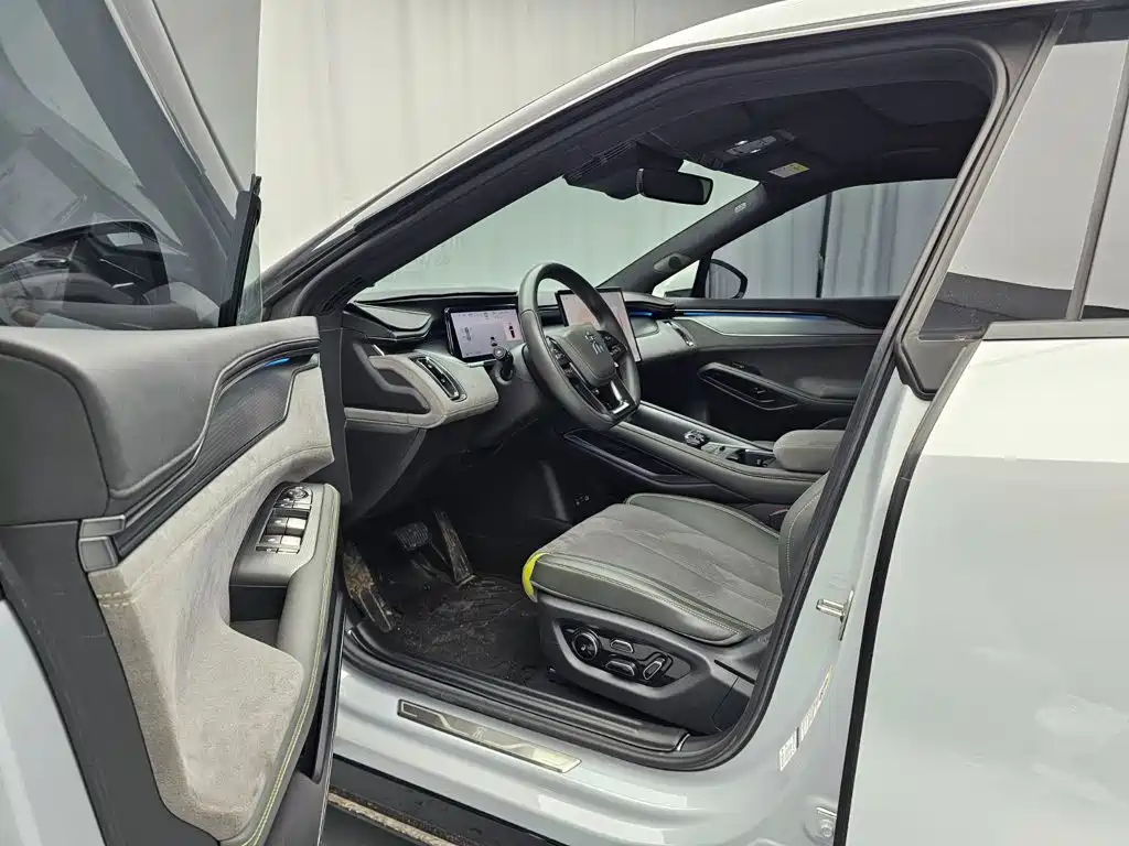 BYD L EV — миниатюра 8