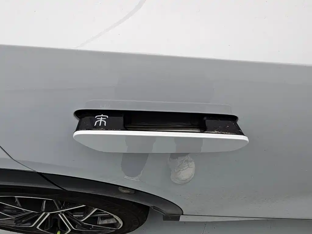 BYD L EV — миниатюра 24