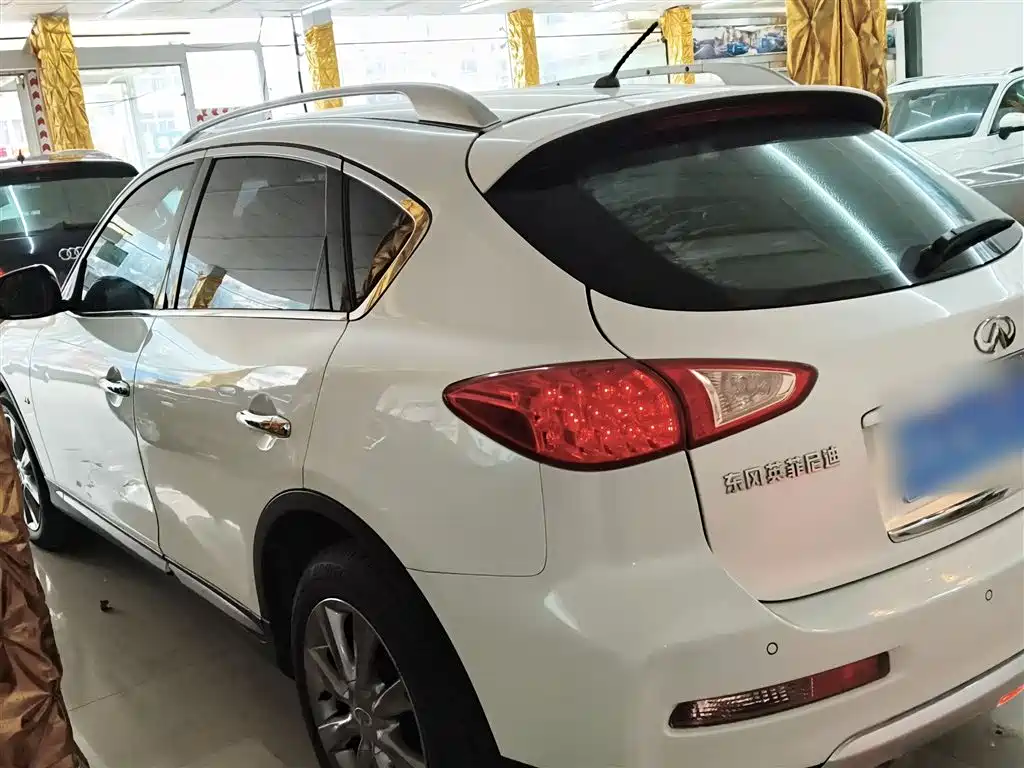 Infiniti QX50 2015 2.5L Enjoy