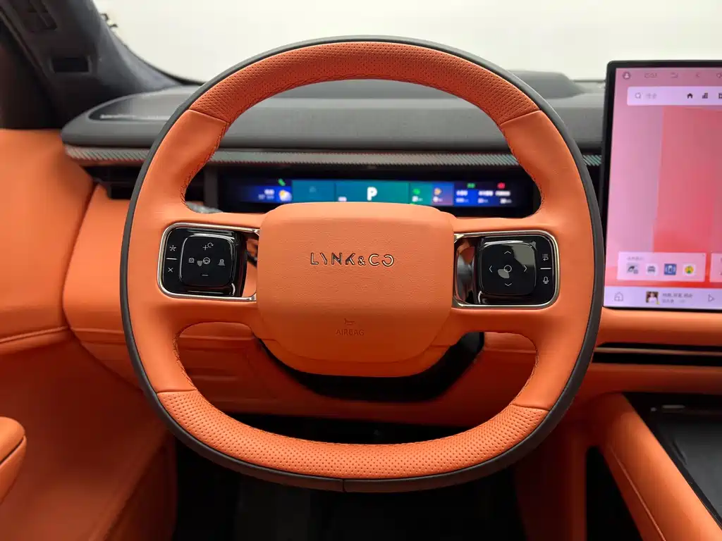 Lynk & Co 900 — миниатюра 11