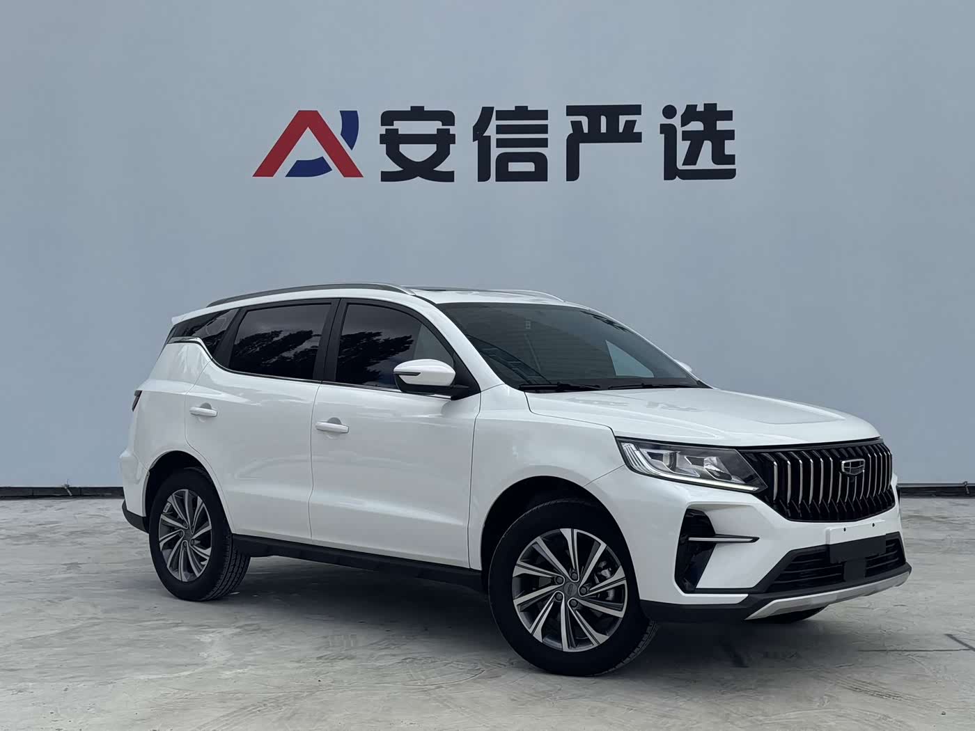 Geely Emgrand X6 1.4 л 2024 г. Белый, пробег 12000 км