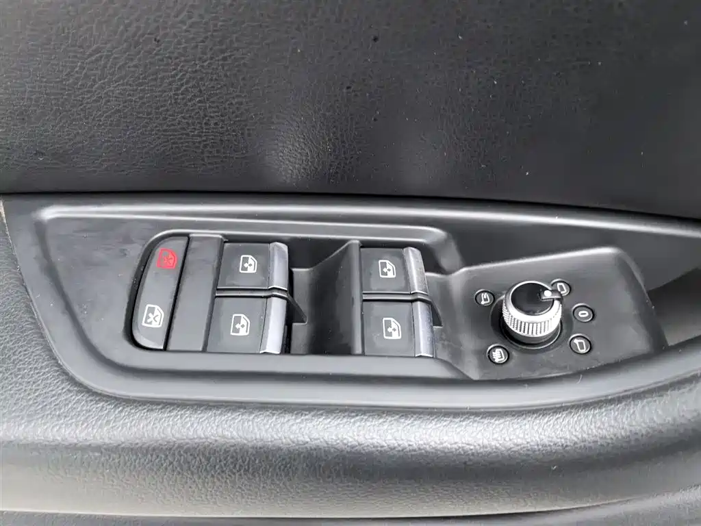 Audi A4L 2019 40 TFSI VI
