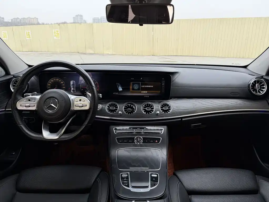 MERCEDES-BENZ E CLASS