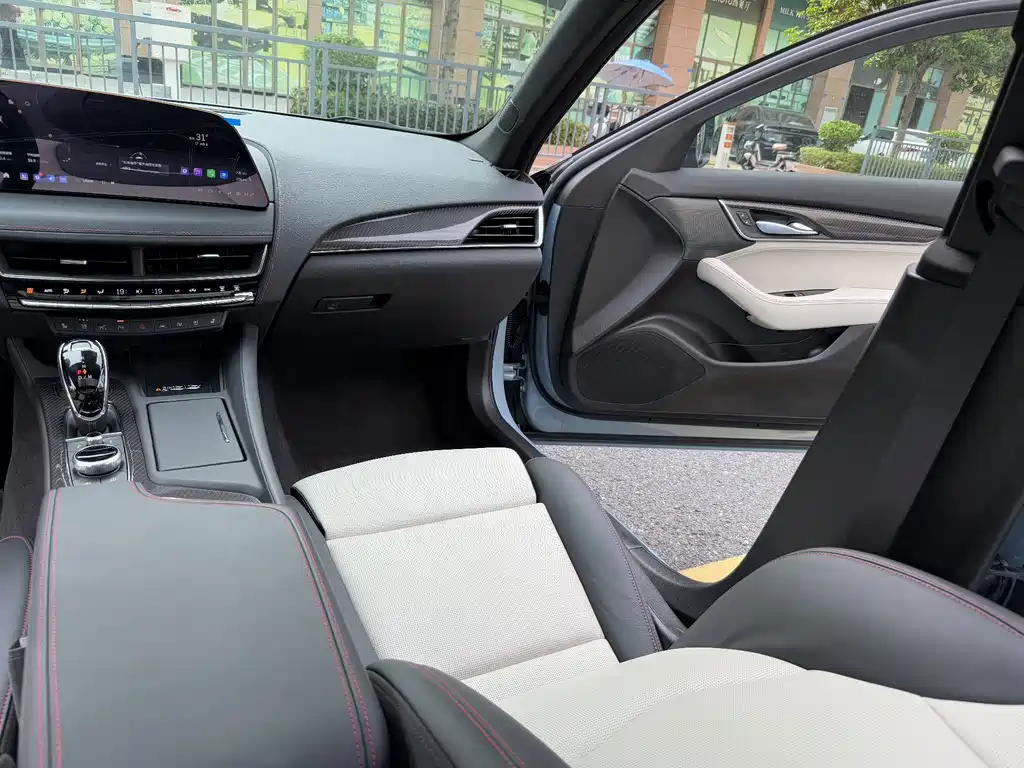 Cadillac CT5 — миниатюра 25