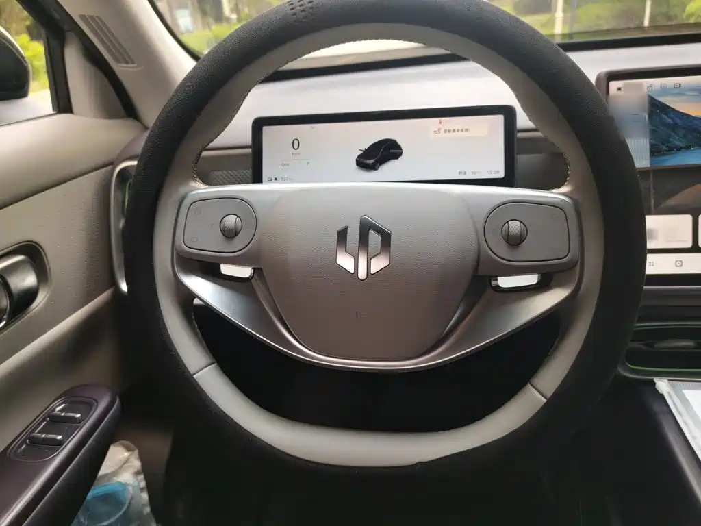 Leapmotor Leapmotor B10 — миниатюра 3