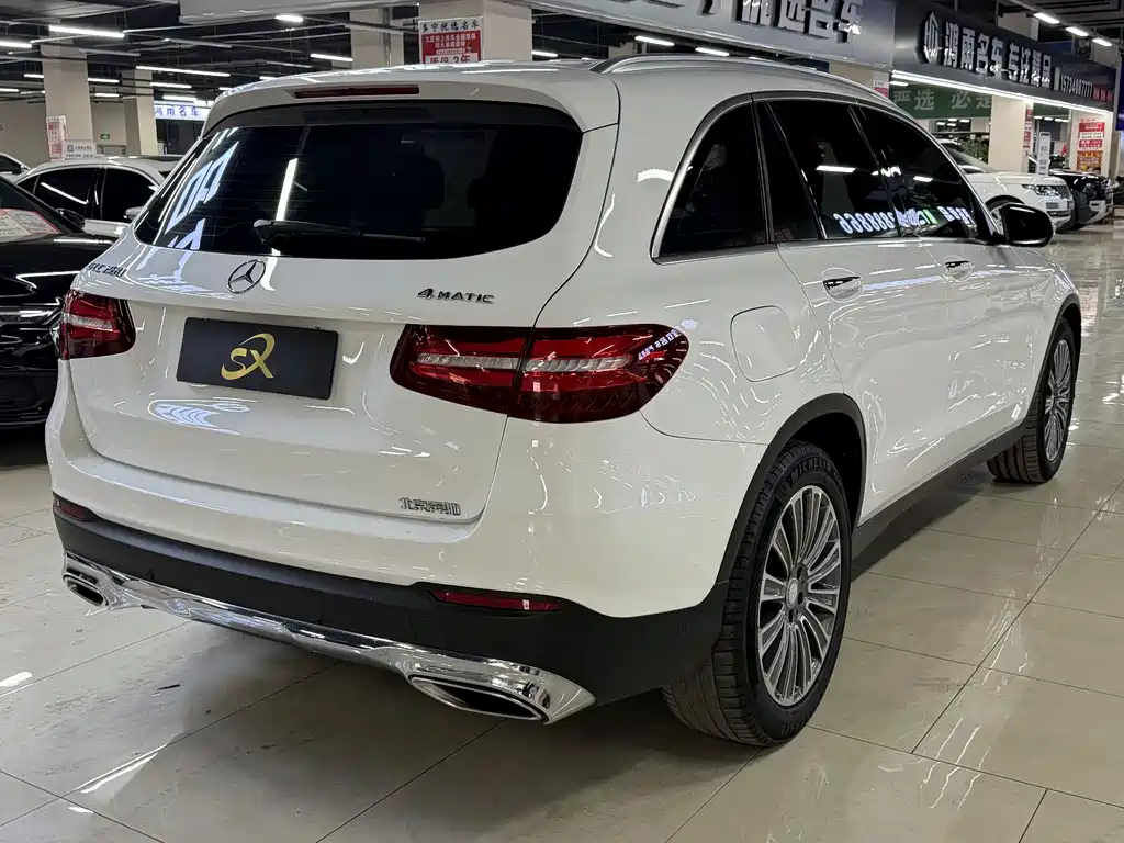 MERCEDES-BENZ GLC