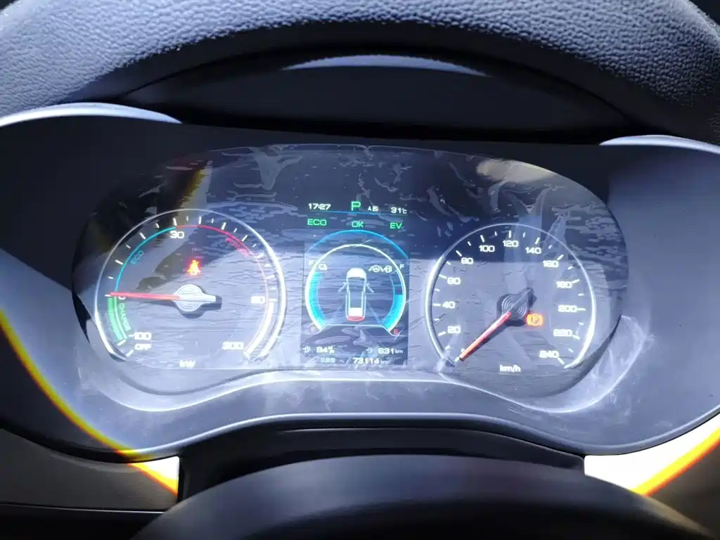 BYD MAX New Energy — миниатюра 7