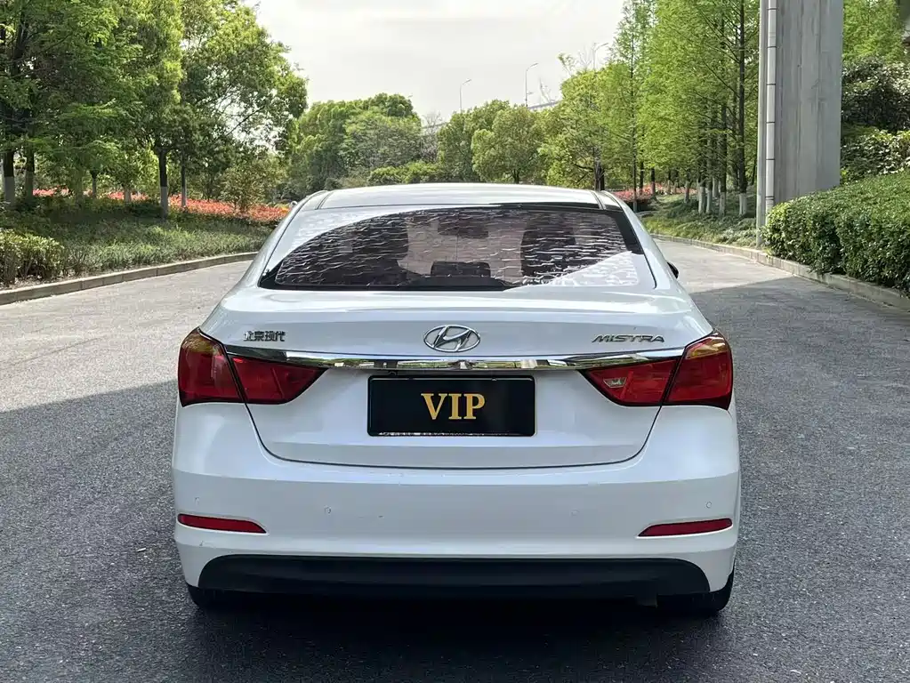 Hyundai Mistra 2014 1.8L AT Luxury DLX