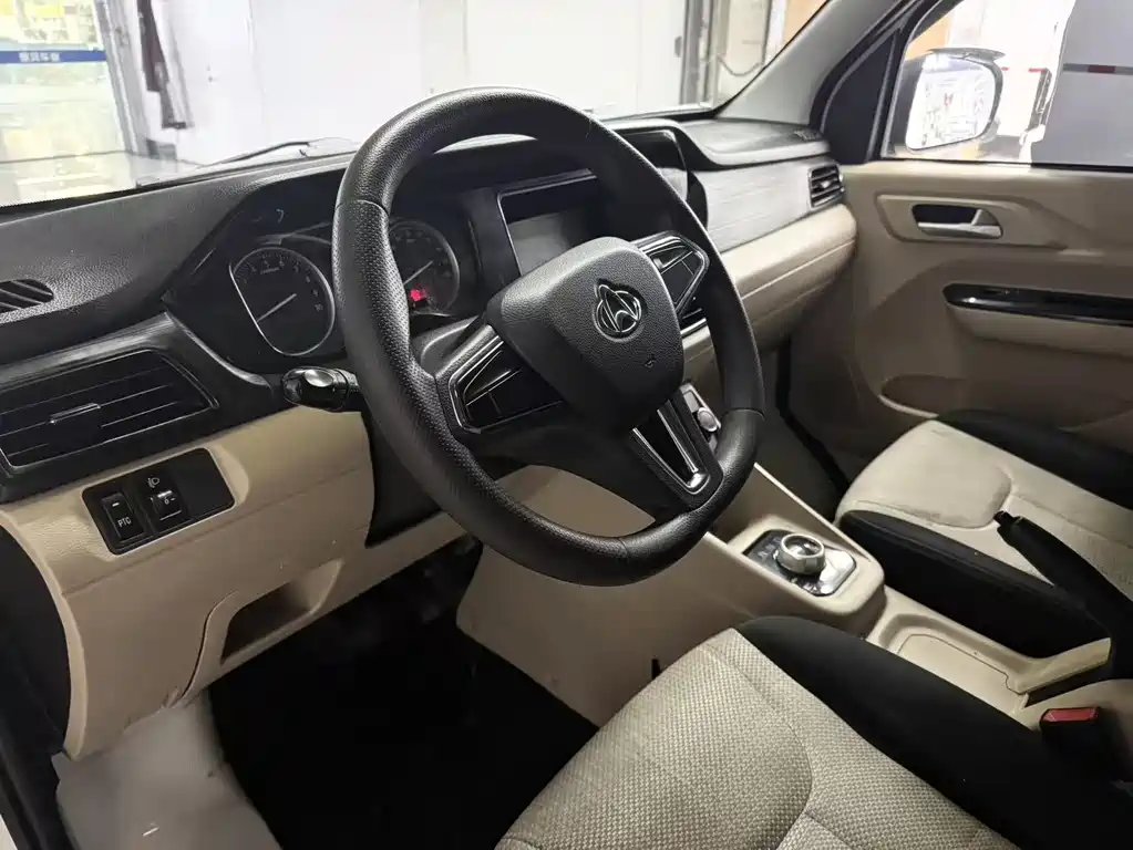 CHANGAN CROSS STAR V7 EV