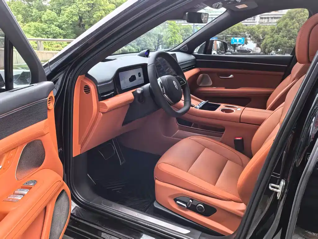 AITO ASK THE WORLD M5