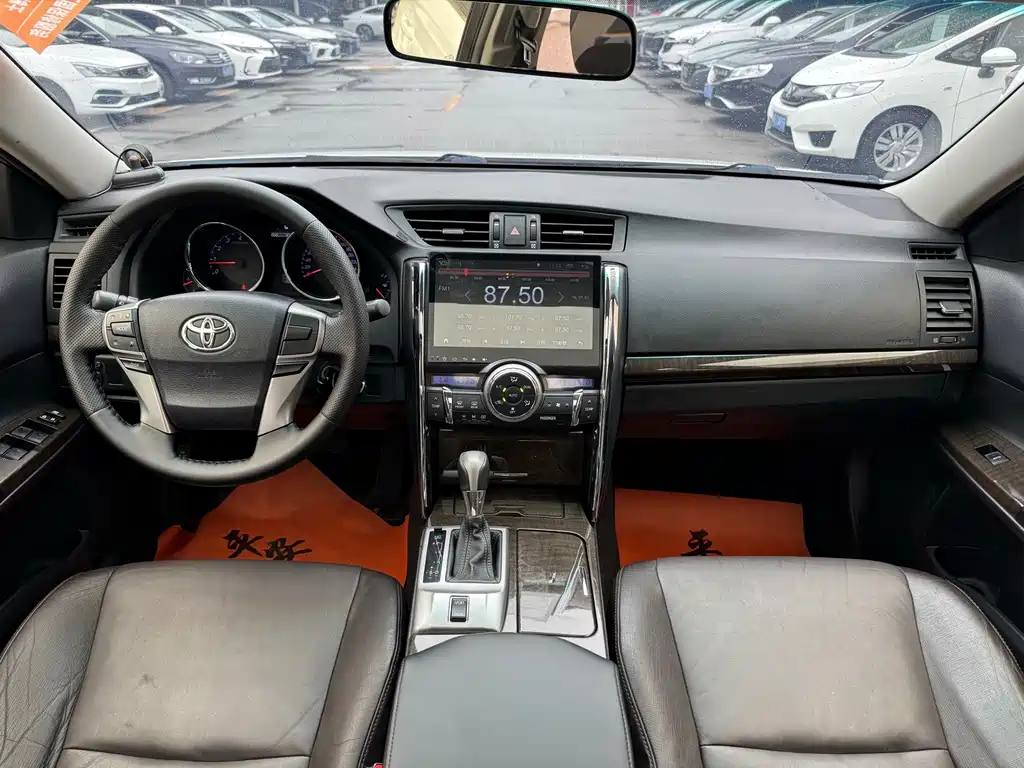 Toyota Reiz — миниатюра 9