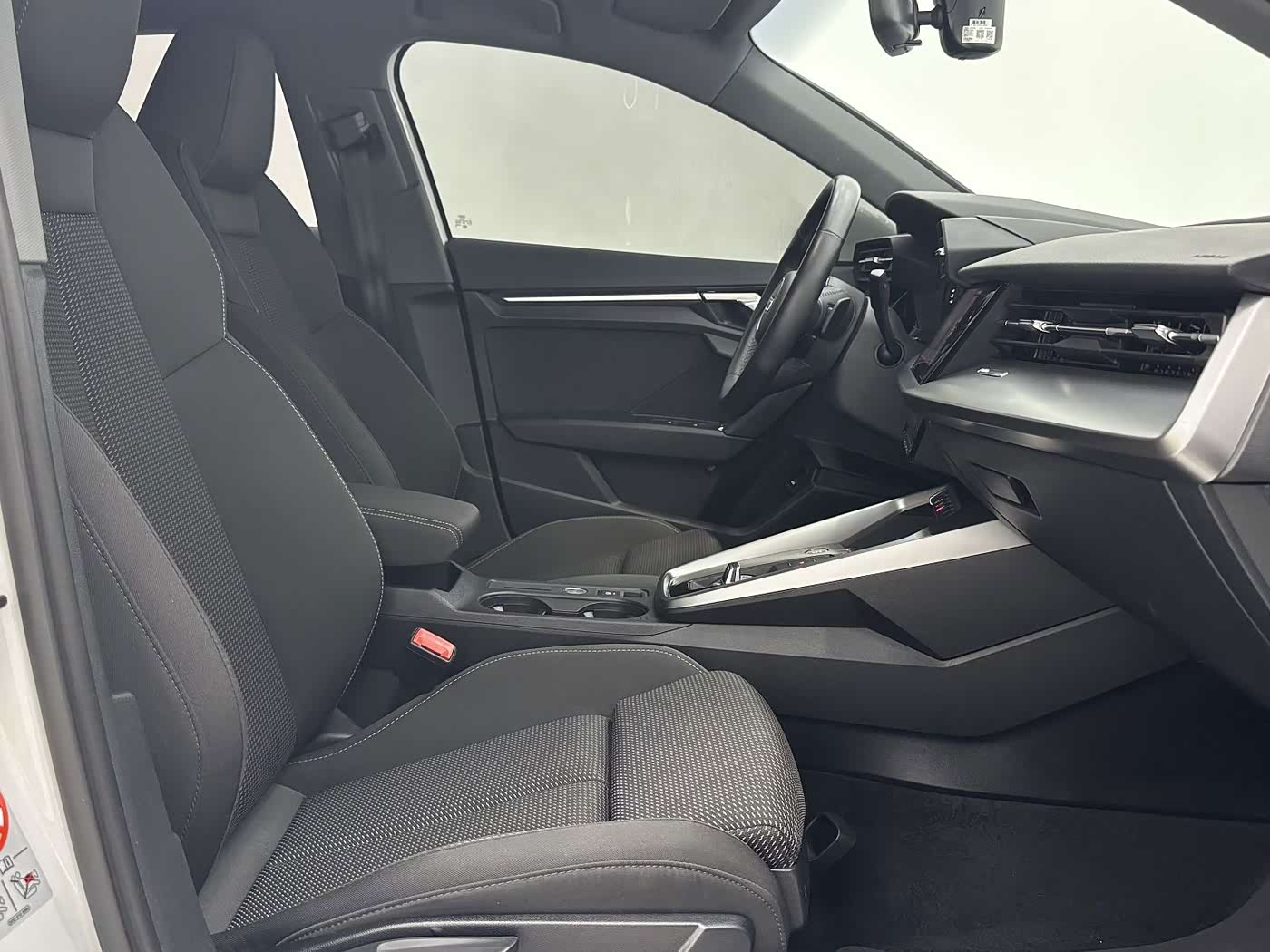 Audi A3 1.4 л 2023 г. Белый, пробег 34000 км