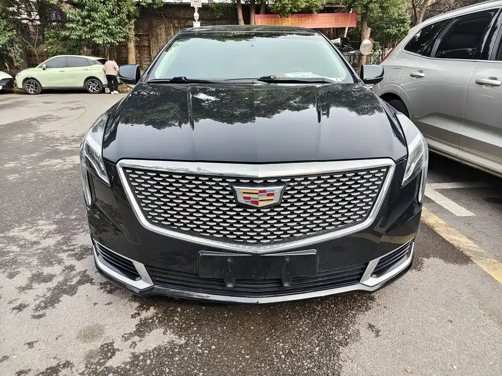 CADILLAC XTS