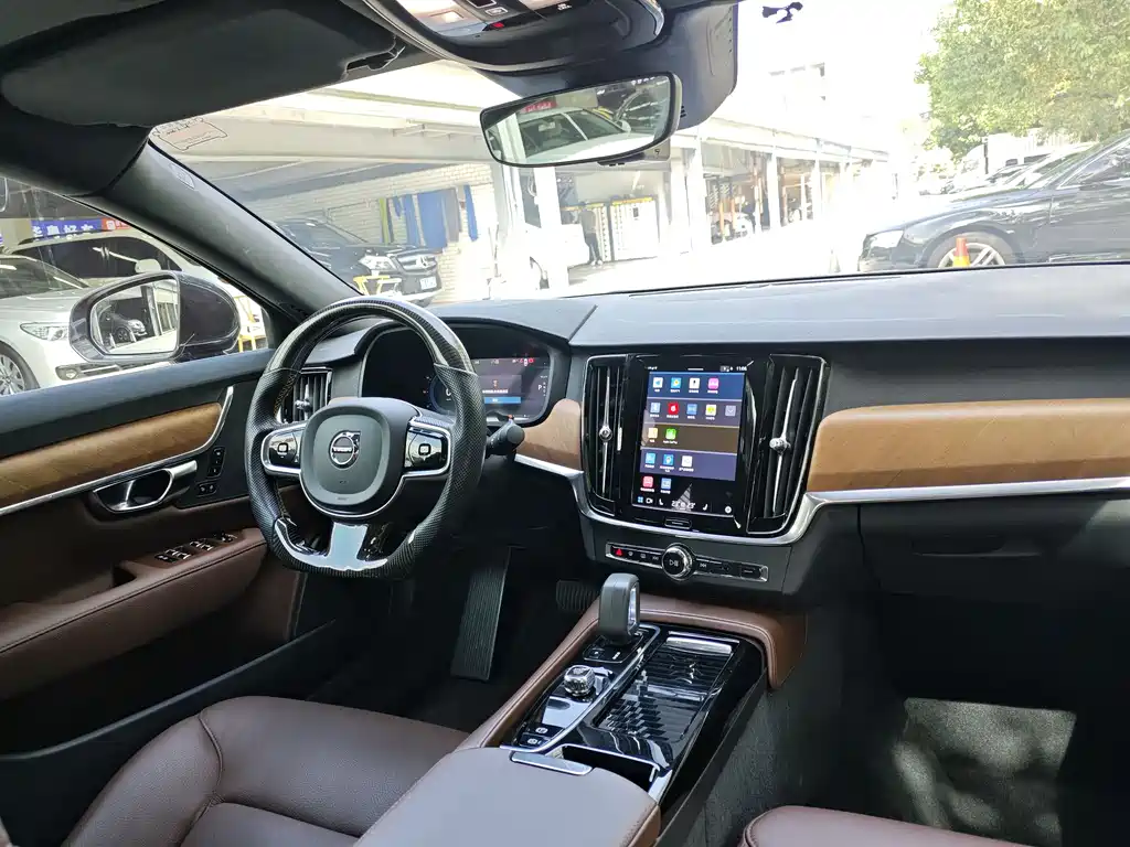 VOLVO S90 PLUG IN HYBRID