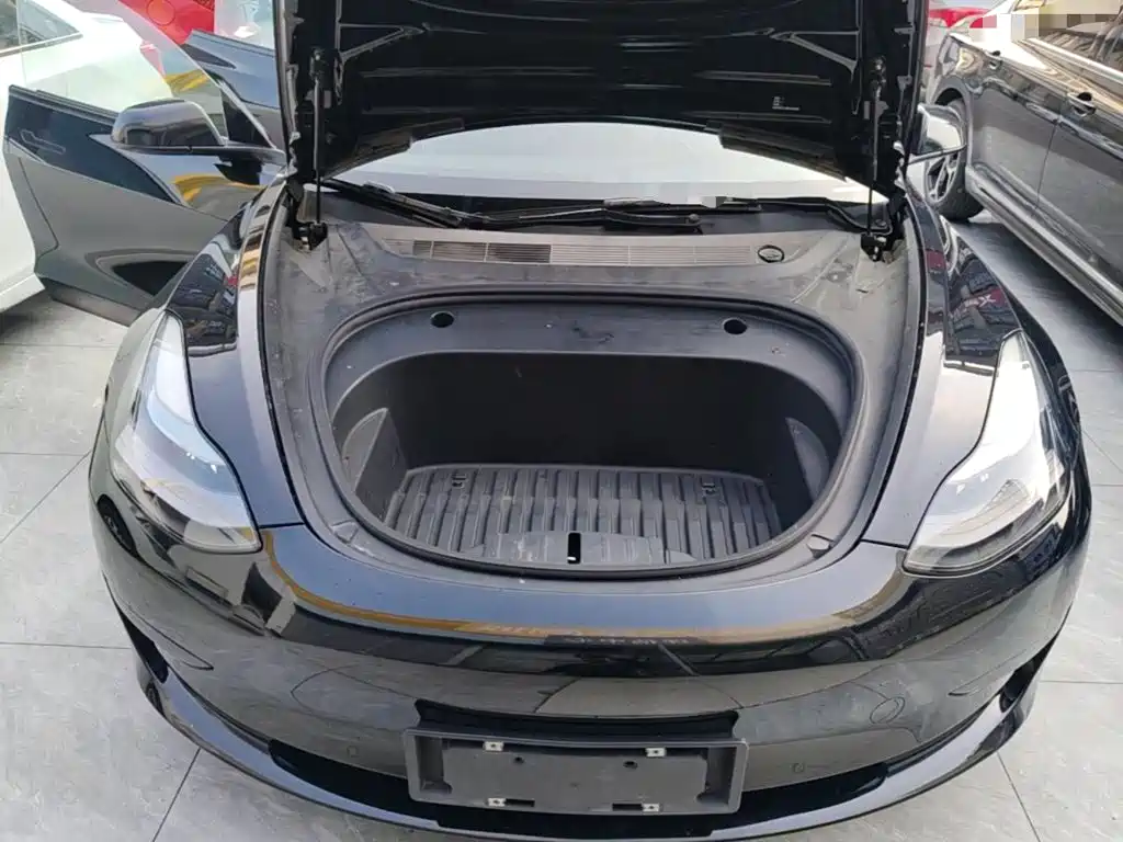 Tesla Model 3 — миниатюра 20