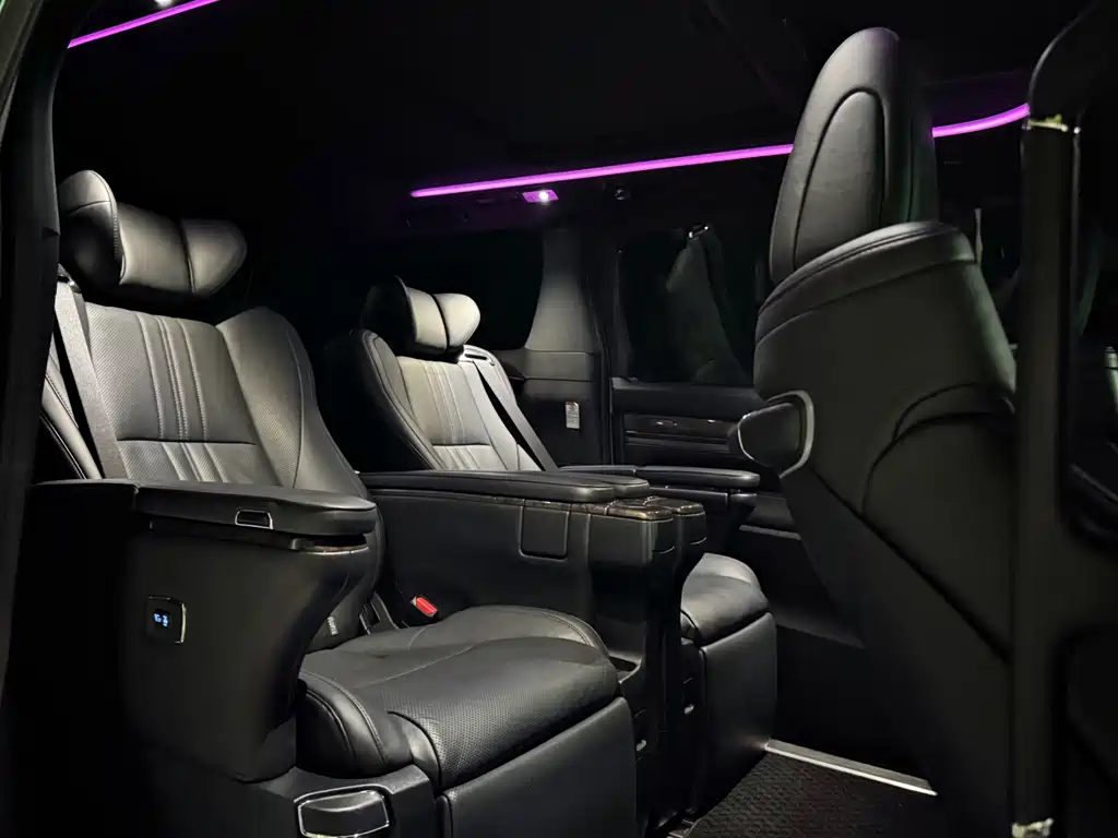 Toyota Vellfire — миниатюра 5