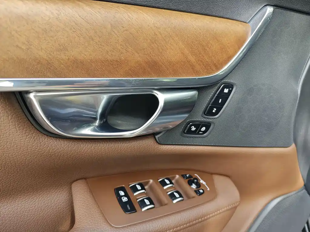 VOLVO S90 PLUG IN HYBRID