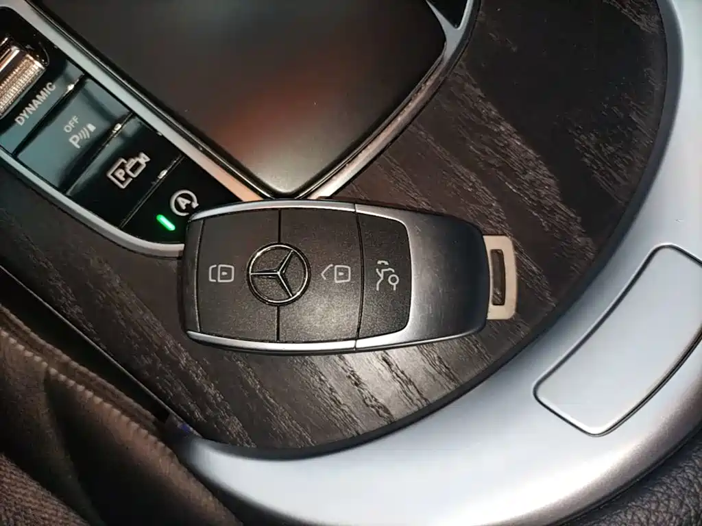Mercedes-Benz C-Class — миниатюра 17
