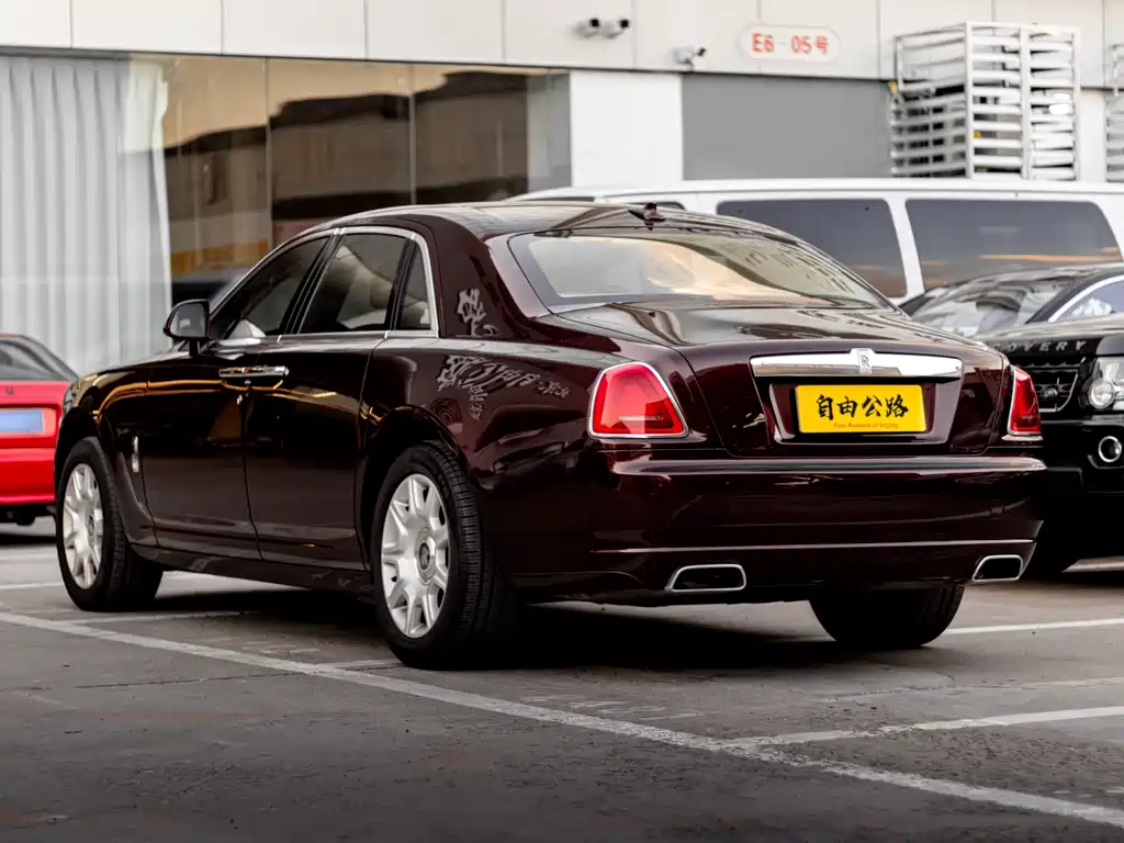 Rolls-Royce Ghost — миниатюра 12