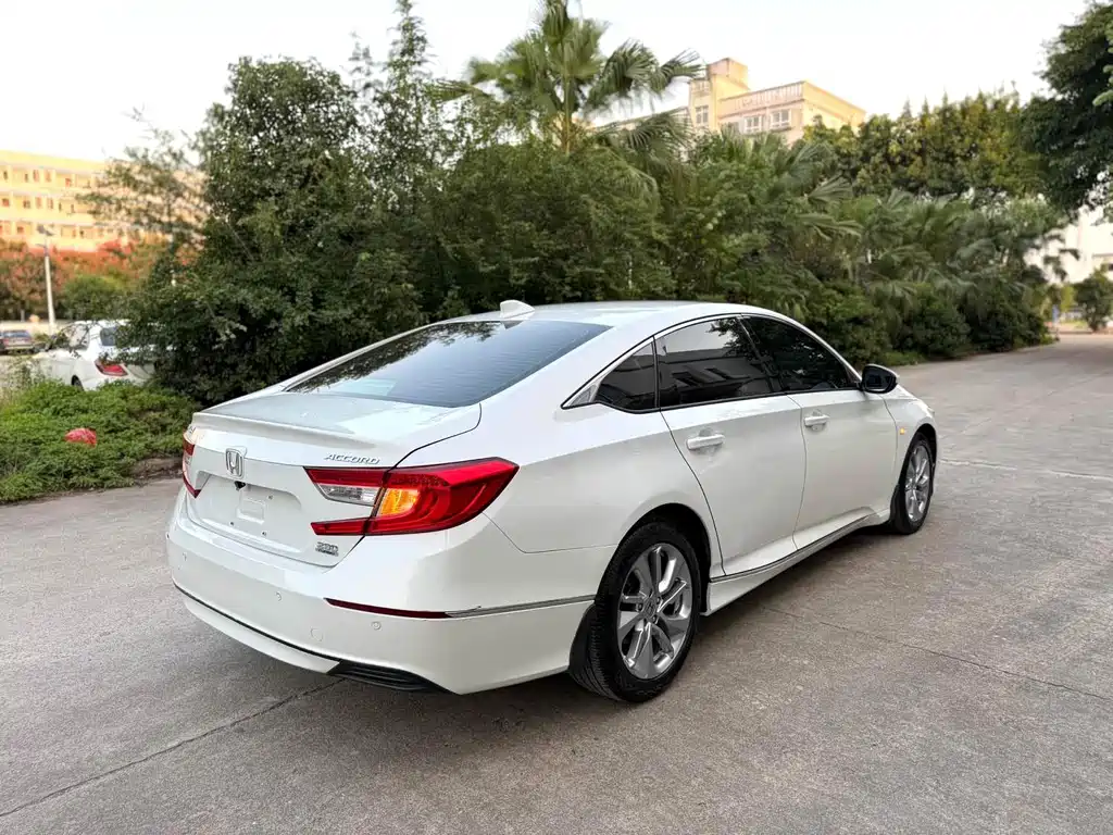 Honda Accord — миниатюра 6