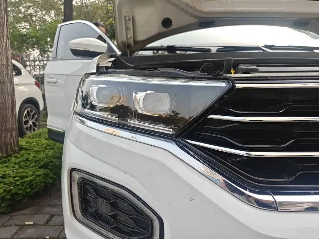 Volkswagen T-Roc — миниатюра 7