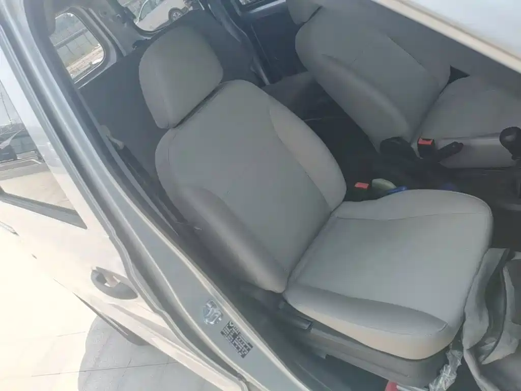 Wuling Hongguang V — миниатюра 25