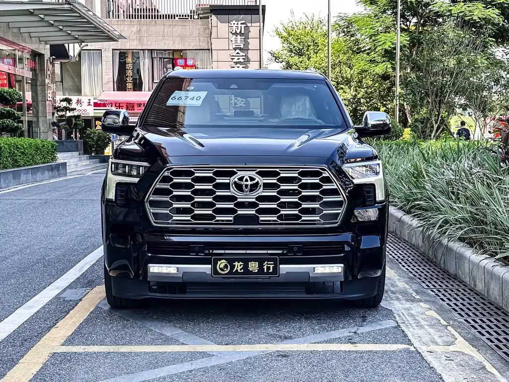 Toyota Sequoia 0