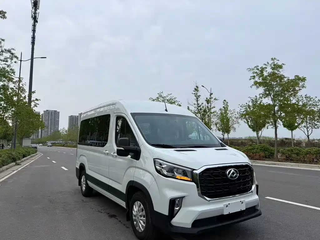 大通 V90 2025