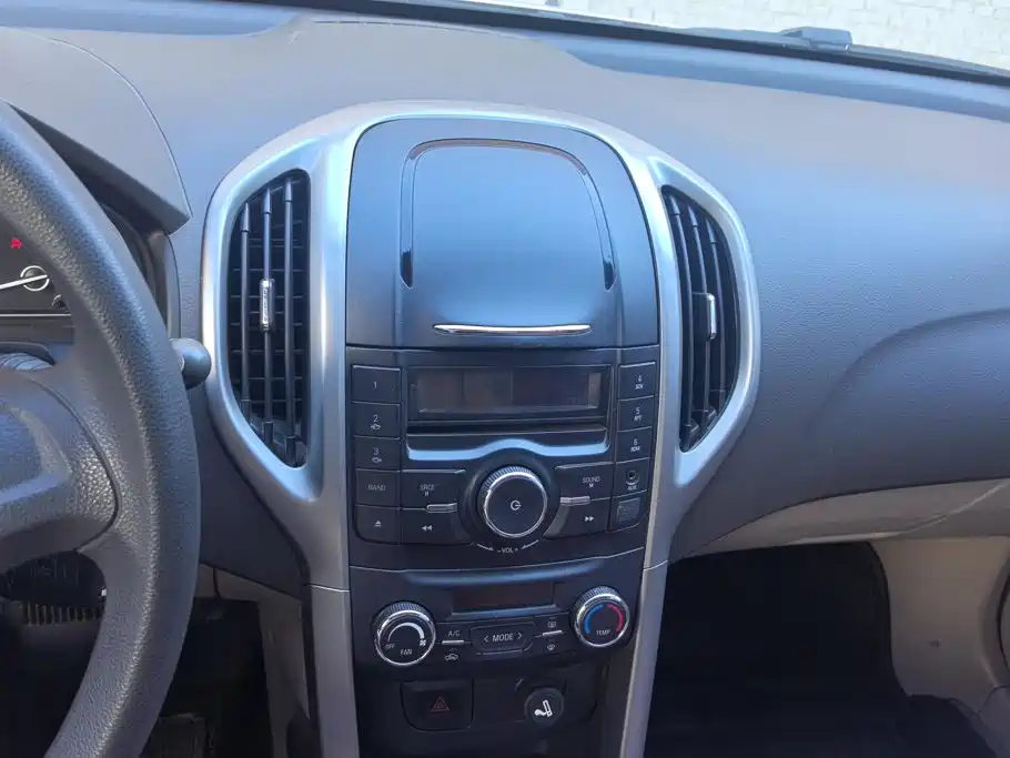 Baojun 610 — миниатюра 12