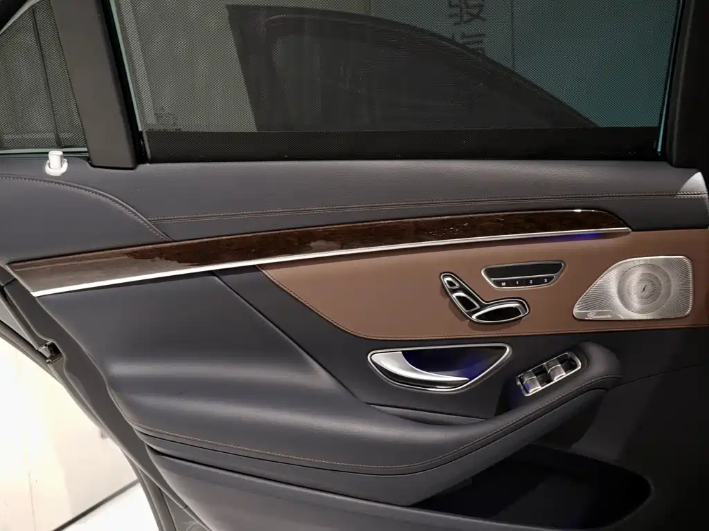 Mercedes-Benz S-Class — миниатюра 12