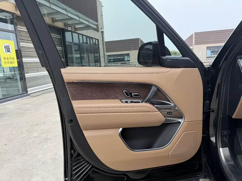 Land Rover Range Rover — миниатюра 13