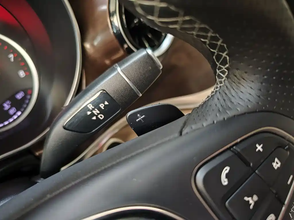 MERCEDES-BENZ V CLASS