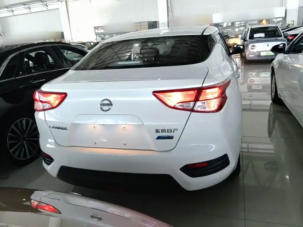 Nissan Bluebird — миниатюра 6