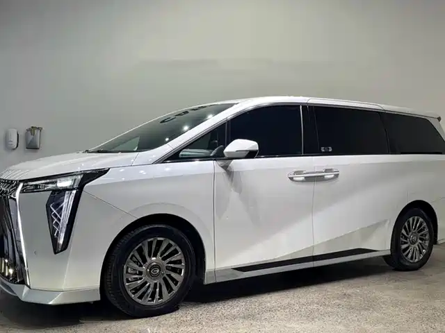 GAC Trumpchi M8