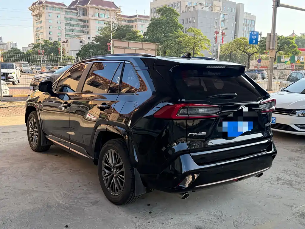 Toyota Wildlander — миниатюра 6