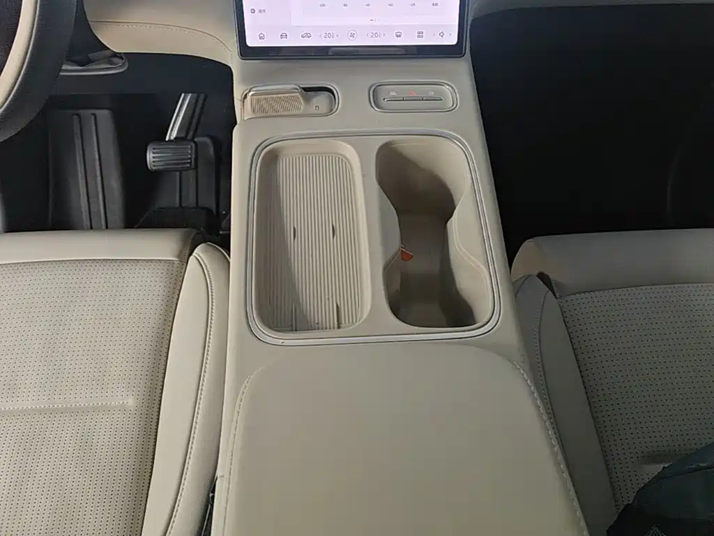 NIO ES6 — миниатюра 14