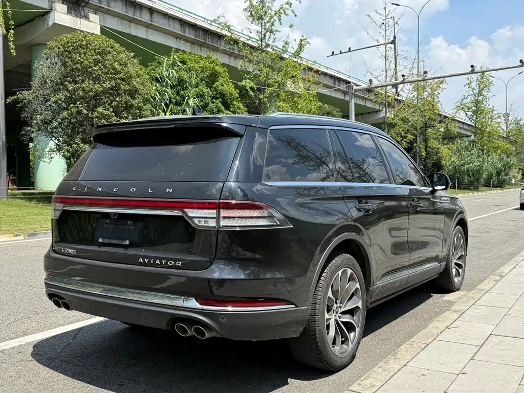 Lincoln Aviator — миниатюра 7