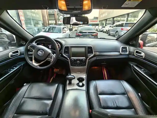 Jeep Grand Cherokee (Import) — миниатюра 7