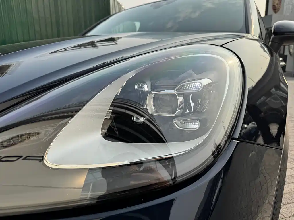 PORSCHE CAYENNE NEW ENERGY