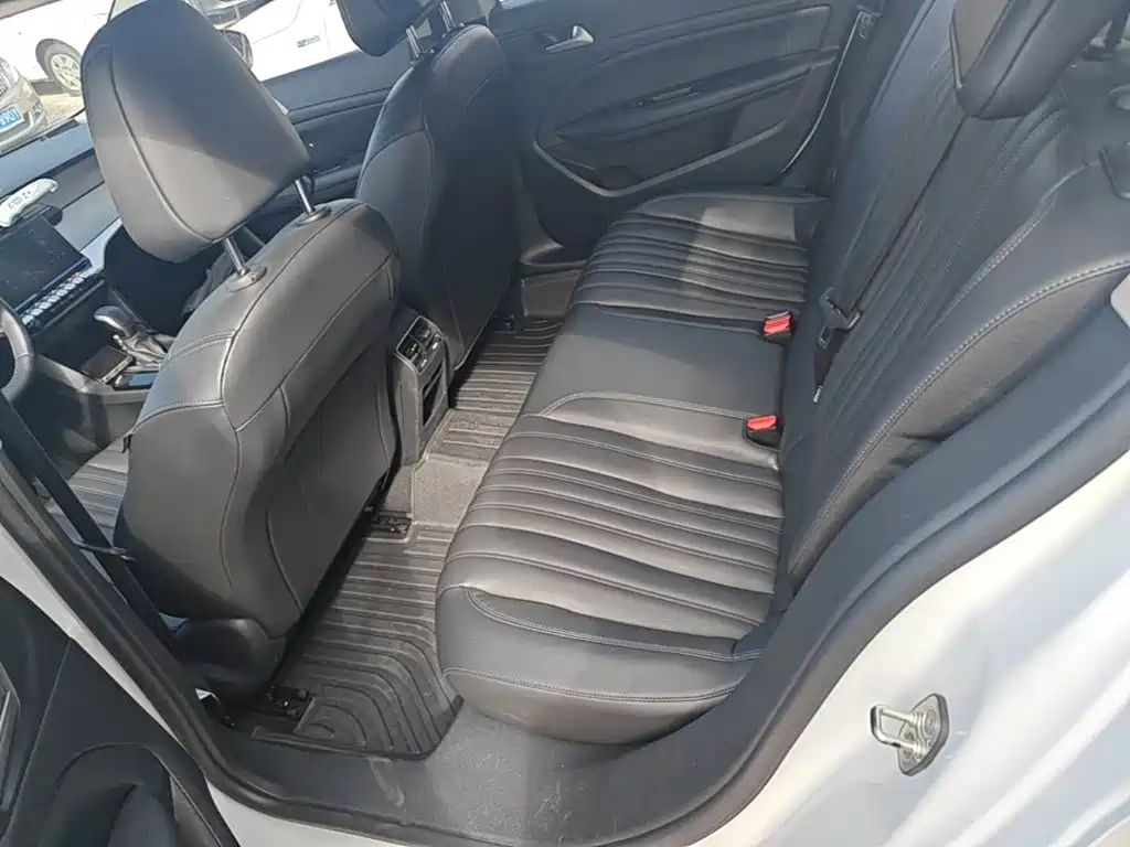 Peugeot 408 — миниатюра 17