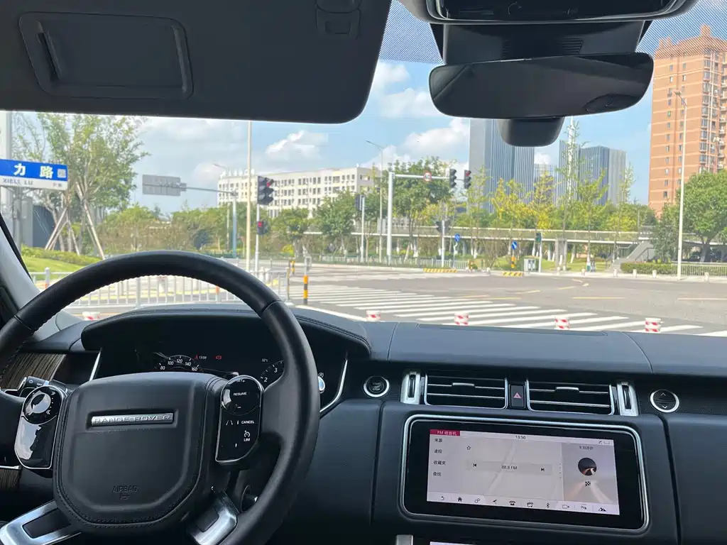 Land Rover Range Rover — миниатюра 15