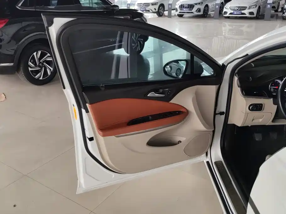 Buick Verano — миниатюра 7