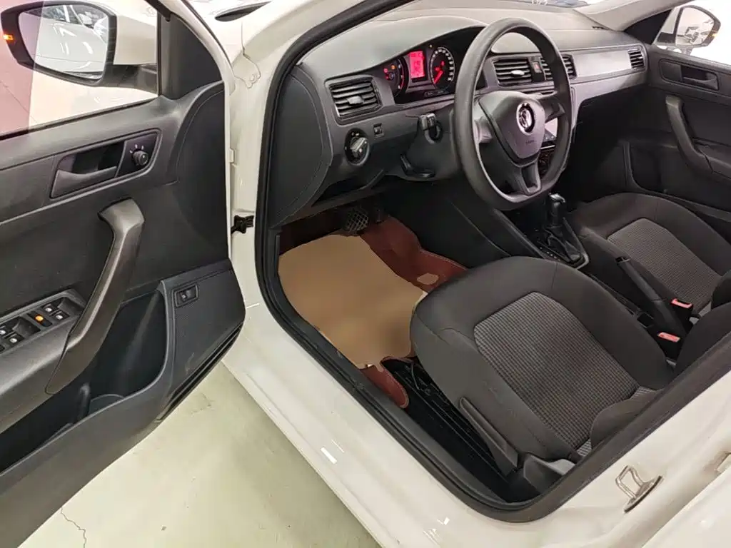 Volkswagen Santana — миниатюра 16