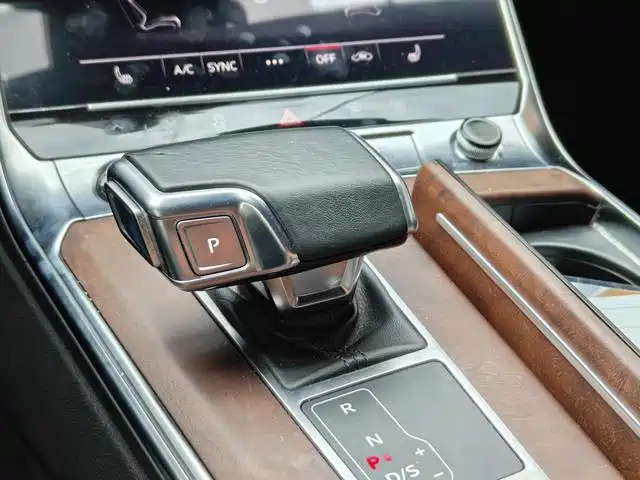 Audi A6L — миниатюра 12