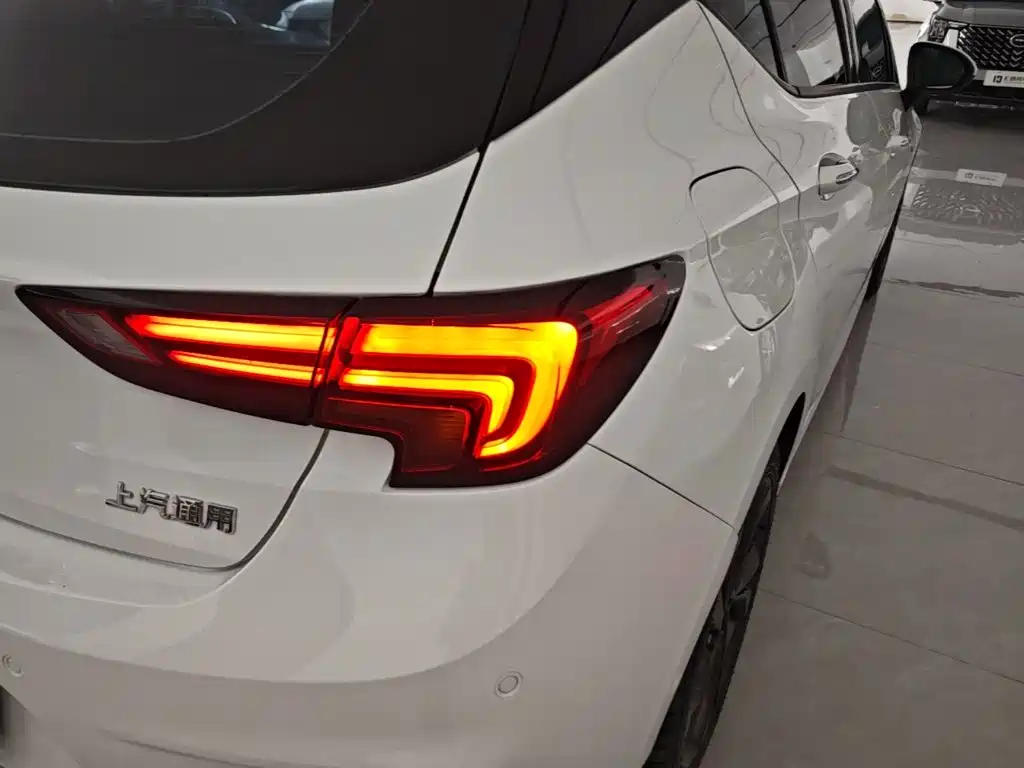 Buick Verano — миниатюра 8