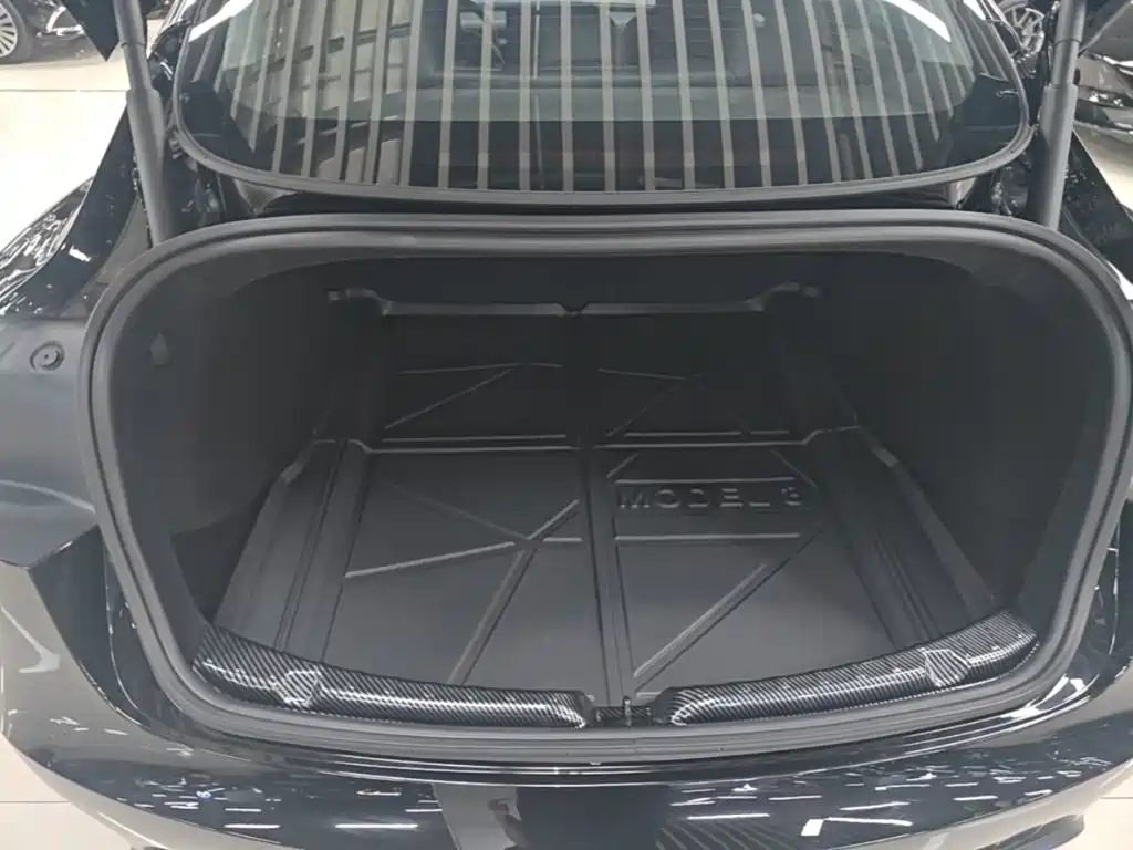 Tesla Model 3 — миниатюра 19