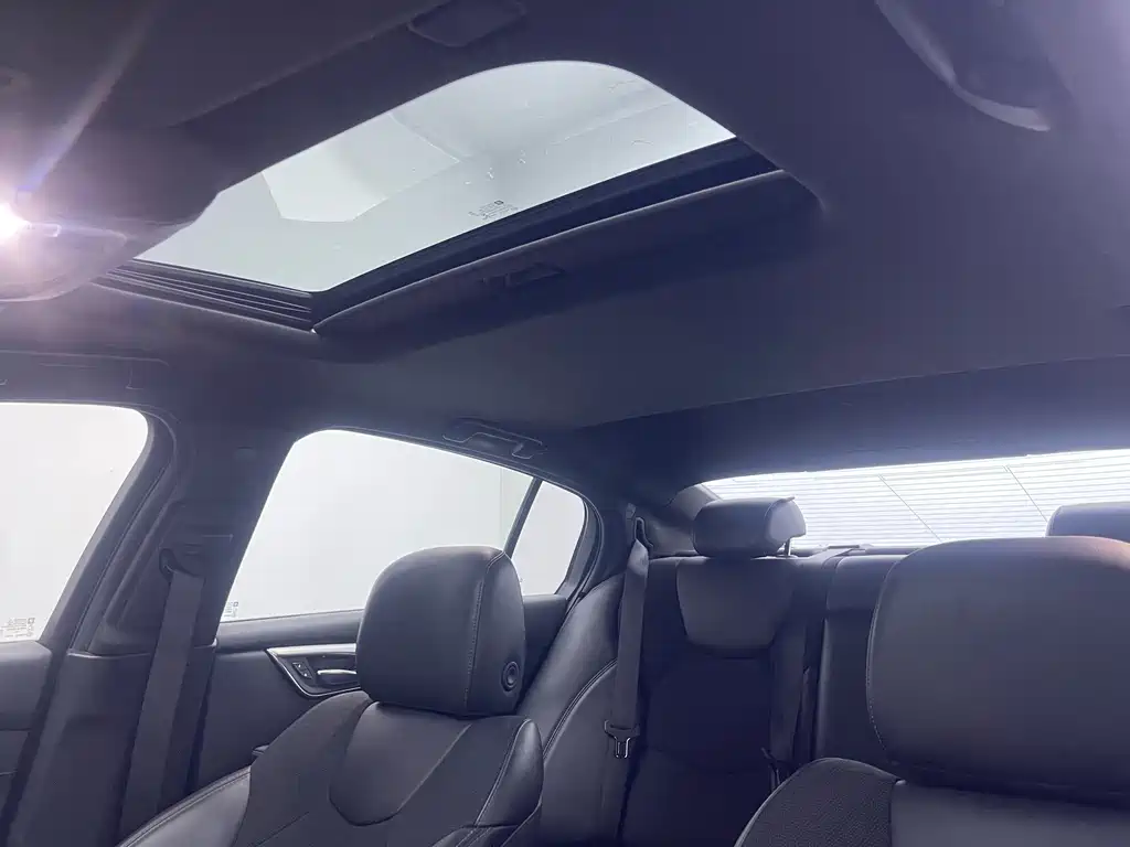 Cadillac CT5 — миниатюра 18