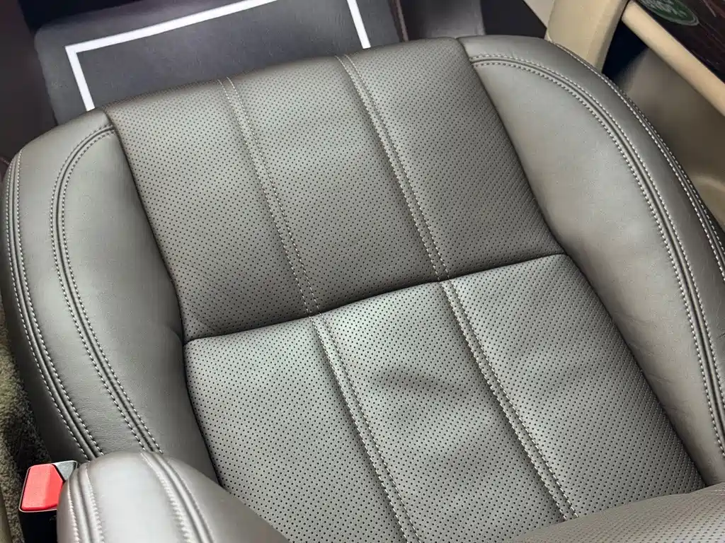 Land Rover Range Rover — миниатюра 8