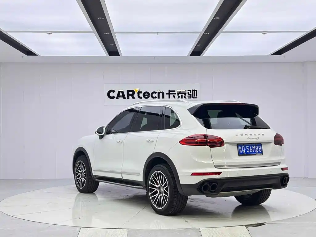 Porsche Cayenne — миниатюра 3