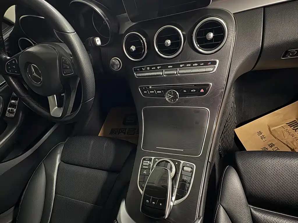 Mercedes-Benz C-Class — миниатюра 8